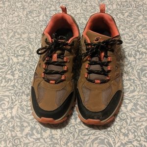 Women's Size 8.5 Memory Foam Skechers Trail